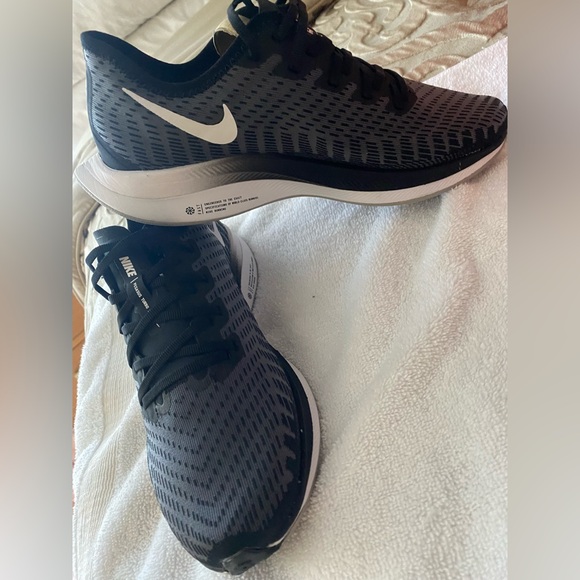 WOMENS NIKE ZOOM PEGASUS TURBO 2
Size 8.5 - Picture 4 of 5